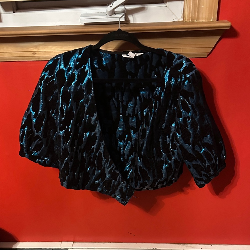 BB Dakota Black and Blue Textured Blouse